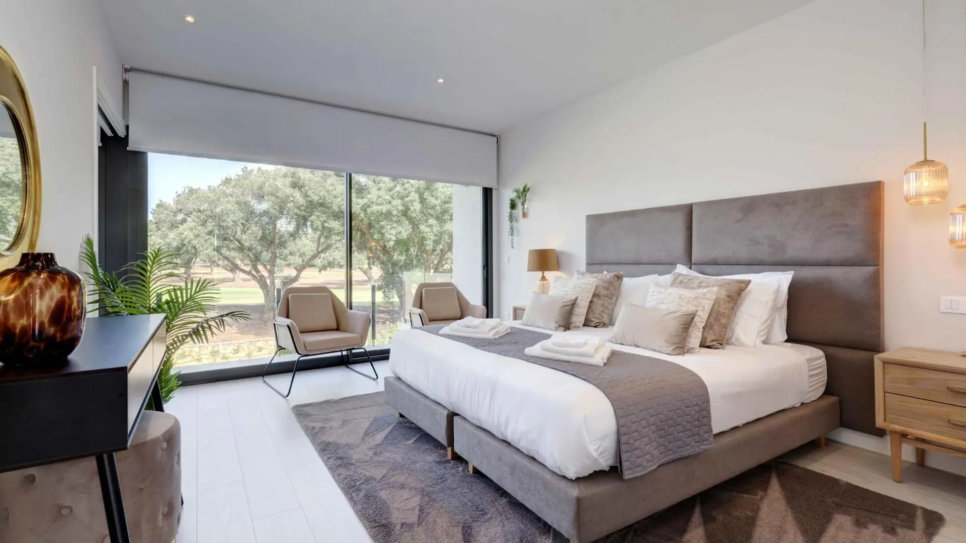 Modern Townhouse On San Roque Golf Club Villa