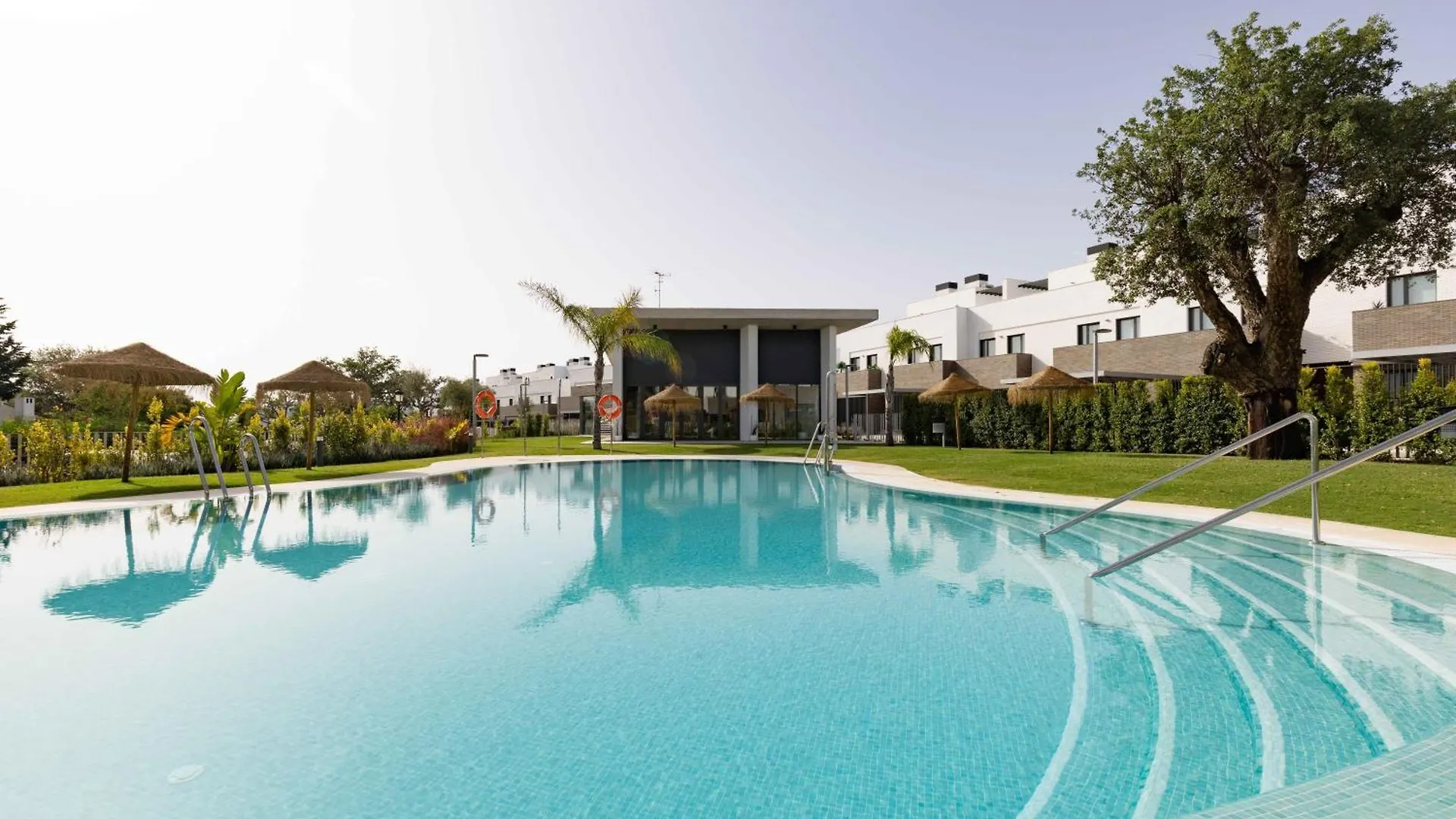 Modern Townhouse On San Roque Golf Club Villa