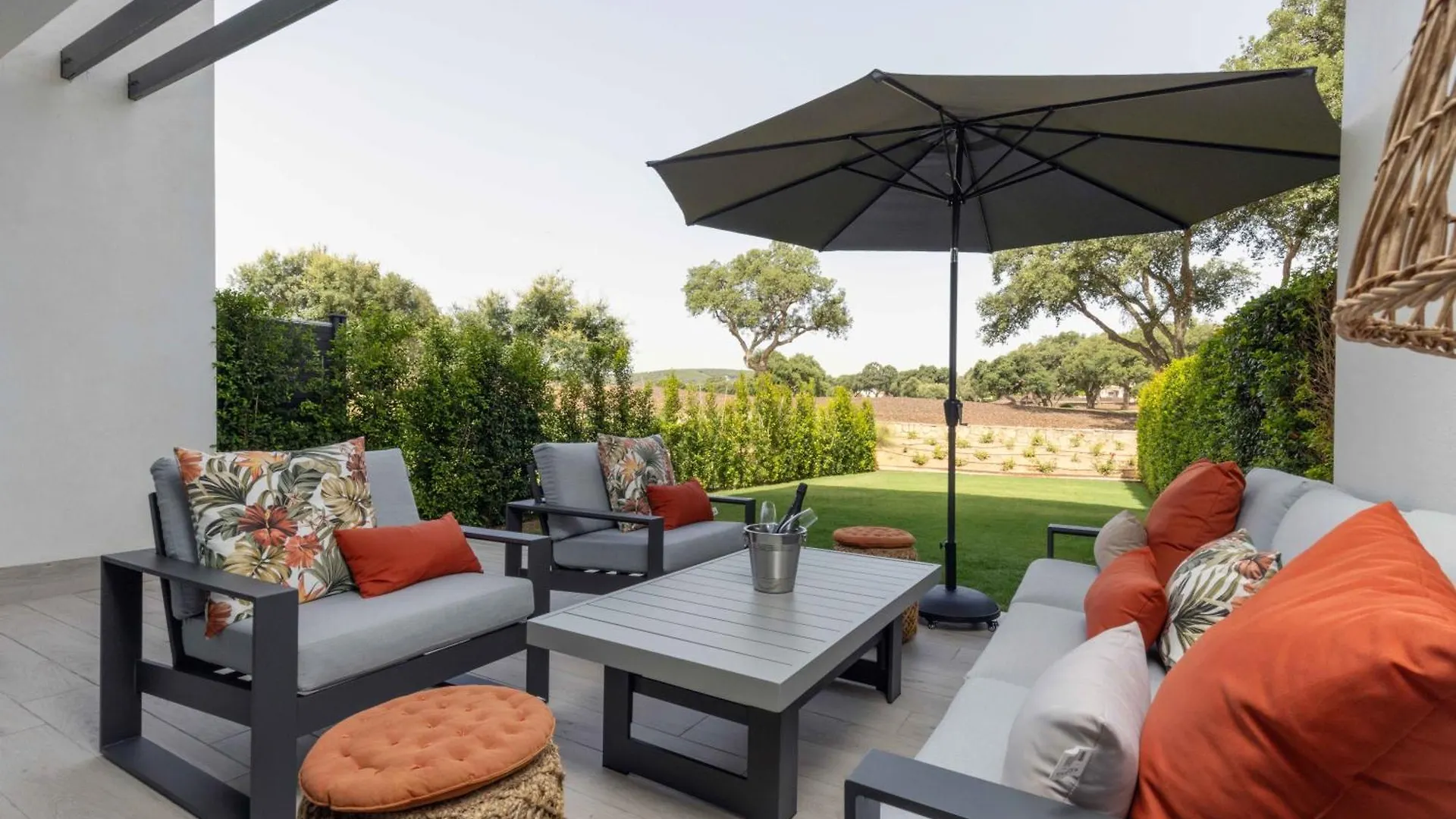 Modern Townhouse On San Roque Golf Club Villa