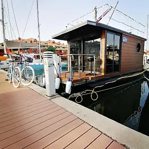 La Maison Bateau Sotogrande Botel
